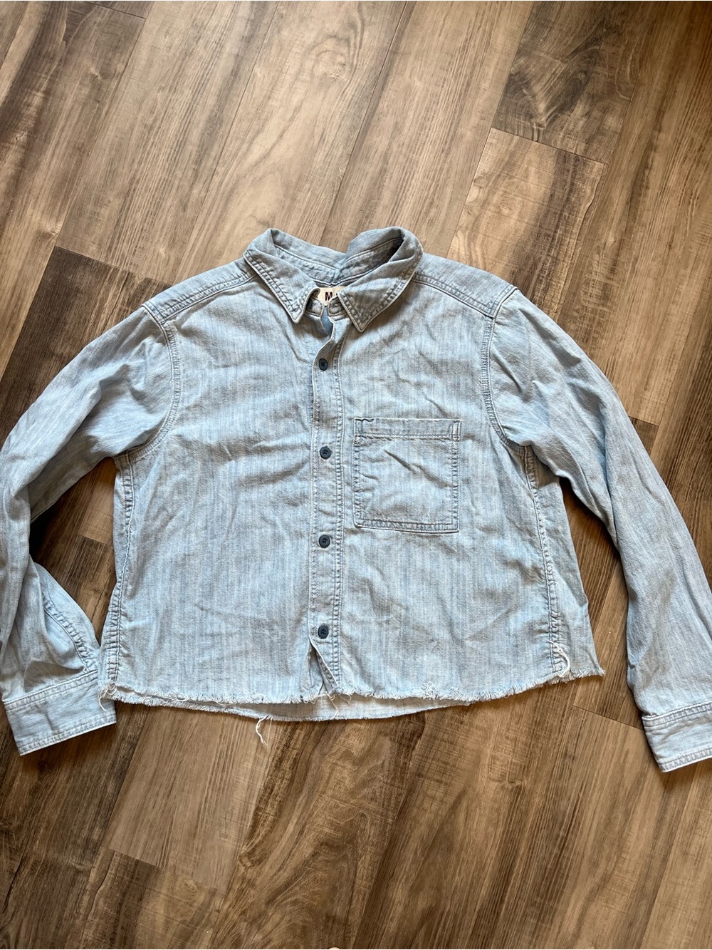 Amo top size small never worn!